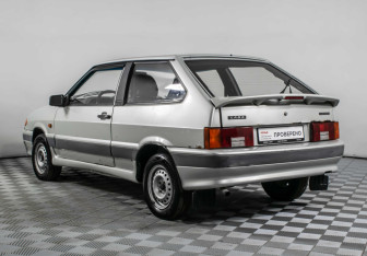 Подержанный автомобиль LADA (ВАЗ) 2113 2005 года (7 фото)