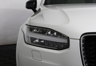 Подержанный автомобиль Volvo XC90 2019 года (25 фото)