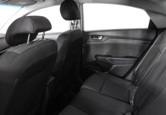 Подержанный автомобиль Hyundai Solaris Sedan 2017 года (12 фото)