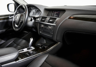 Подержанный автомобиль BMW X3 2014 года (9 фото)