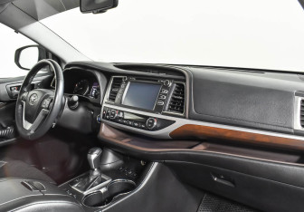Подержанный автомобиль Toyota Highlander 2014 года (6 фото)