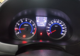 Подержанный автомобиль Hyundai Solaris Sedan 2014 года (16 фото)