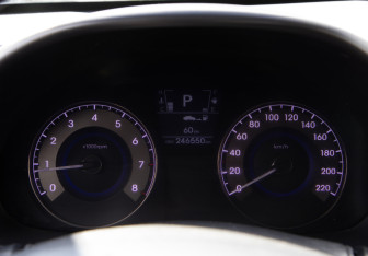 Подержанный автомобиль Hyundai Solaris Sedan 2012 года (9 фото)