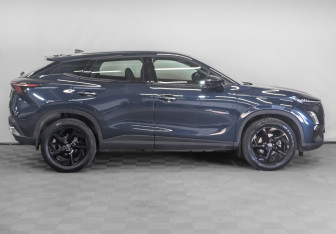 Подержанный автомобиль Omoda C5 2023 года (4 фото)