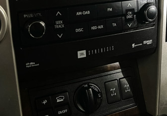Подержанный автомобиль Toyota Land Cruiser Prado 2012 года (21 фото)