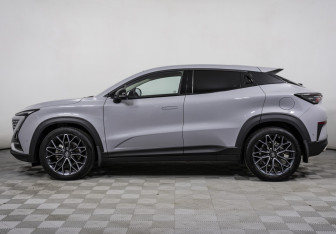 Подержанный автомобиль Changan UNI-T 2023 года (8 фото)