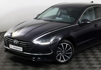 Подержанный автомобиль Hyundai Sonata 2023 года (23 фото)