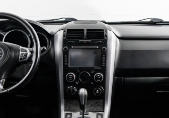 Подержанный автомобиль Suzuki Grand Vitara 2014 года (8 фото)