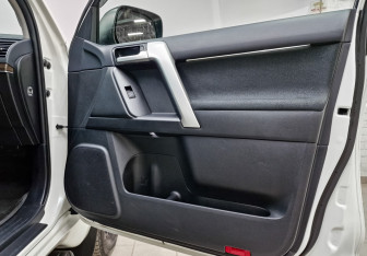 Подержанный автомобиль Toyota Land Cruiser Prado 2021 года (23 фото)