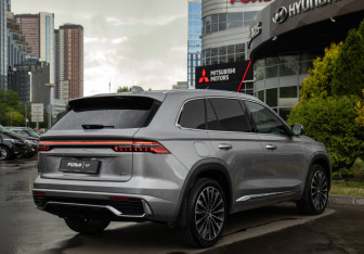 Подержанный автомобиль Geely Monjaro 2025 года (4 фото)