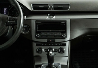 Подержанный автомобиль Volkswagen Passat Sedan 2011 года (8 фото)