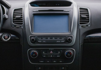 Подержанный автомобиль Kia Sorento 2014 года (14 фото)