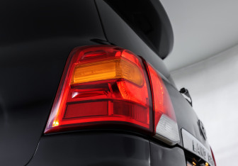 Подержанный автомобиль Toyota Land Cruiser Suv 2012 года (24 фото)