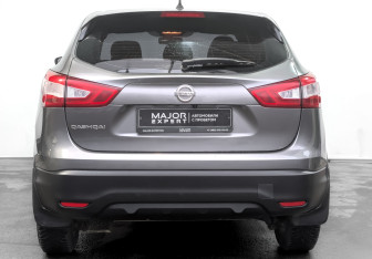 Подержанный автомобиль Nissan Qashqai 2014 года (6 фото)