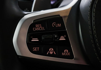 Подержанный автомобиль BMW X6 2021 года (20 фото)