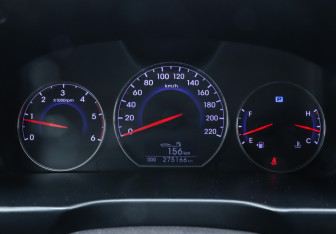 Подержанный автомобиль Hyundai Santa Fe 2011 года (11 фото)