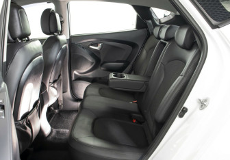 Подержанный автомобиль Hyundai ix35 2012 года (16 фото)