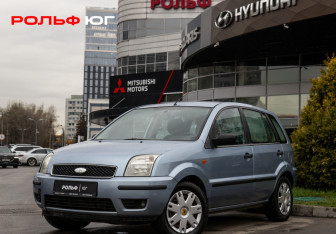 Подержанный автомобиль Ford Fusion 2005 года (1 фото)