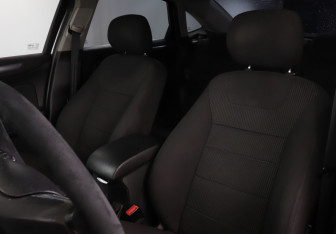 Подержанный автомобиль Ford Mondeo Sedan 2012 года (17 фото)