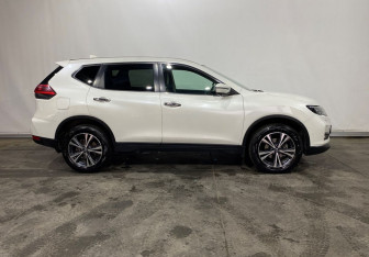 Подержанный автомобиль Nissan X-Trail 2019 года (8 фото)