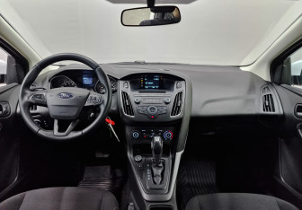 Подержанный автомобиль Ford Focus Hatchback 2018 года (14 фото)