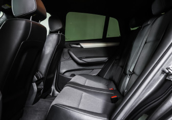 Подержанный автомобиль BMW X4 2018 года (12 фото)