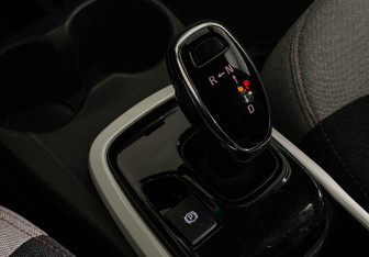 Подержанный автомобиль Chevrolet Bolt 2018 года (15 фото)