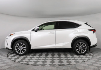 Подержанный автомобиль Lexus NX 2017 года (8 фото)