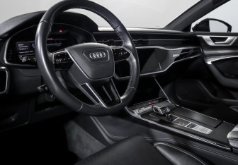 Подержанный автомобиль Audi A7 2020 года (14 фото)