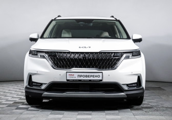 Подержанный автомобиль Kia Carnival 2020 года (2 фото)