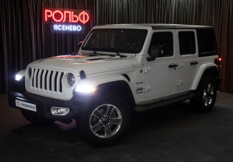 Подержанный автомобиль Jeep Wrangler 2020 года (25 фото)