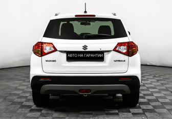 Подержанный автомобиль Suzuki Vitara 2016 года (6 фото)