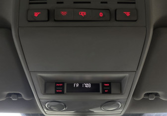 Подержанный автомобиль Volkswagen Multivan 2013 года (17 фото)