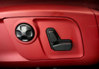 Подержанный автомобиль Maserati Levante 2018 года (26 фото)