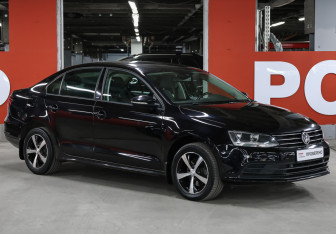 Подержанный автомобиль Volkswagen Jetta Sedan 2016 года (3 фото)