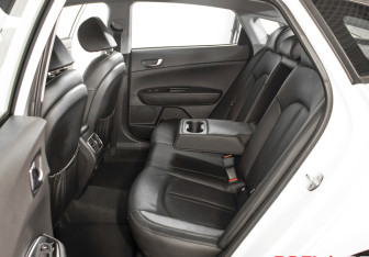 Подержанный автомобиль Kia Optima Sedan 2018 года (10 фото)