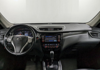 Подержанный автомобиль Nissan X-Trail 2018 года (23 фото)