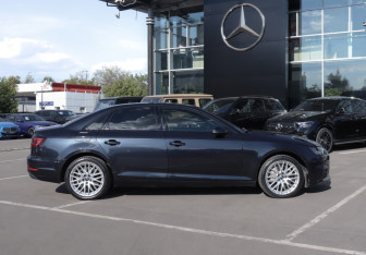 Подержанный автомобиль Audi A4 Sedan 2018 года (4 фото)