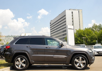 Подержанный автомобиль Jeep Grand Cherokee 2014 года (3 фото)