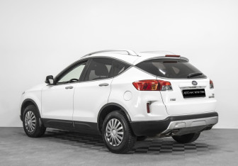 Подержанный автомобиль FAW Besturn X80 2017 года (3 фото)