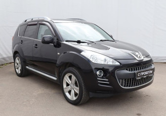 Подержанный автомобиль Peugeot 4007 2010 года (3 фото)