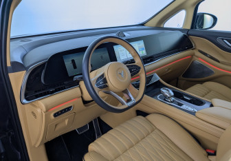 Подержанный автомобиль Voyah Dream 2023 года (15 фото)