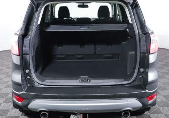 Подержанный автомобиль Ford Kuga 2017 года (17 фото)