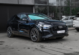 Подержанный автомобиль Audi Q8 2019 года (3 фото)