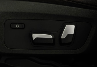 Подержанный автомобиль BMW X3 2017 года (16 фото)