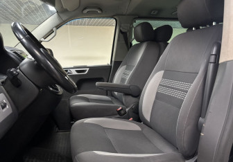 Подержанный автомобиль Volkswagen Multivan 2013 года (24 фото)