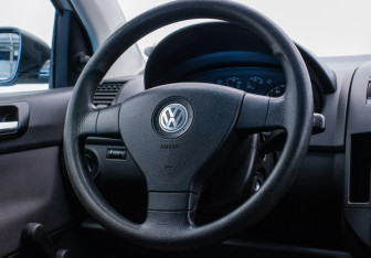 Подержанный автомобиль Volkswagen Polo Hatchback 2007 года (15 фото)