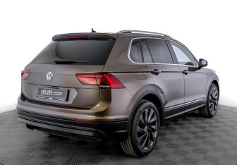 Подержанный автомобиль Volkswagen Tiguan 2018 года (5 фото)