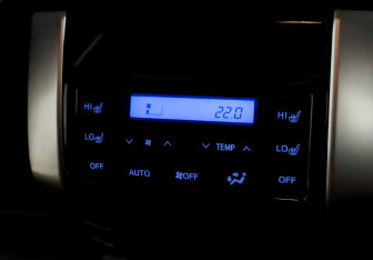 Подержанный автомобиль Toyota Land Cruiser Prado 2019 года (29 фото)