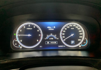 Подержанный автомобиль Hyundai Equus 2014 года (19 фото)